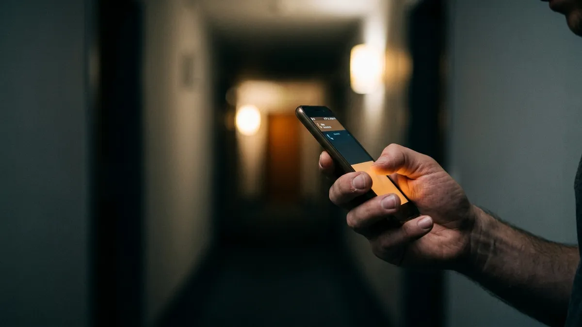 Trabalho nocturno: a majoração legal de 25% (período 22h-7h)